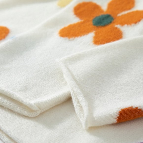 Light Luxury - Women's Embroidered Colorful Floral Cashmere Sweater - Picture 8 of 10